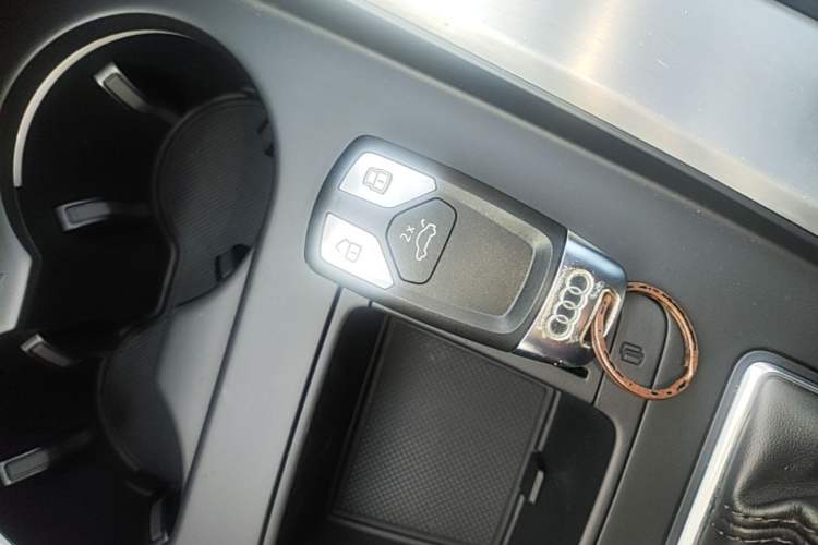 Used Audi A4L 2023 40 TFSI Fashion Dynamic Model Vehicle Key