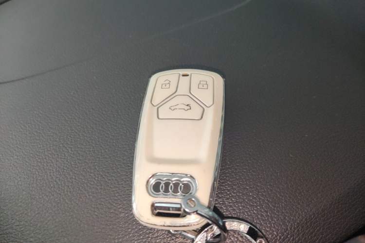 Used Audi A4L 2023 40 TFSI Fashion Dynamic Model Vehicle Key