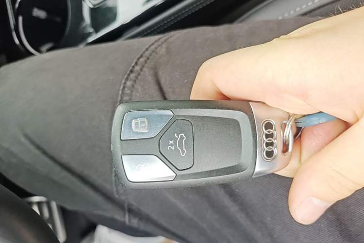 Used Audi A4L 2023 40 TFSI quattro Luxury Dynamic Edition Vehicle Key