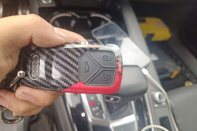 Used Audi A4L 2023 40 TFSI Luxury Dynamic Model Vehicle Key