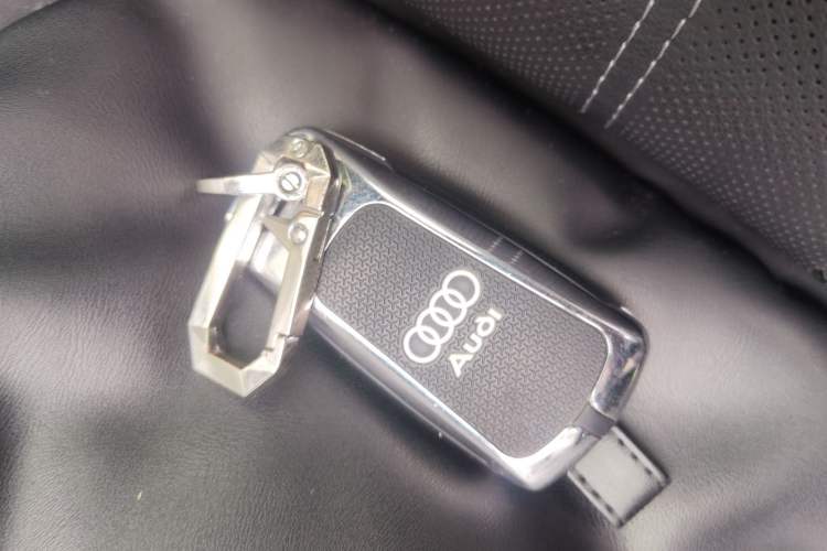 Used Audi A4L 2023 40 TFSI Luxury Dynamic Model Vehicle Key