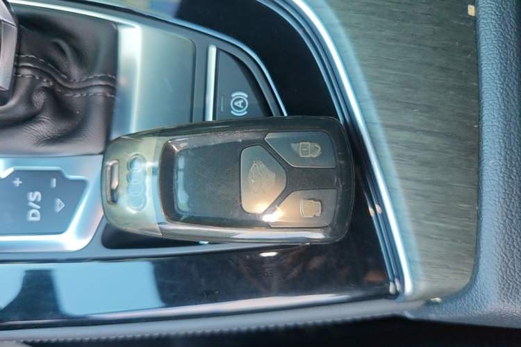 Used Audi A4L 2023 40 TFSI Luxury Dynamic Model Vehicle Key