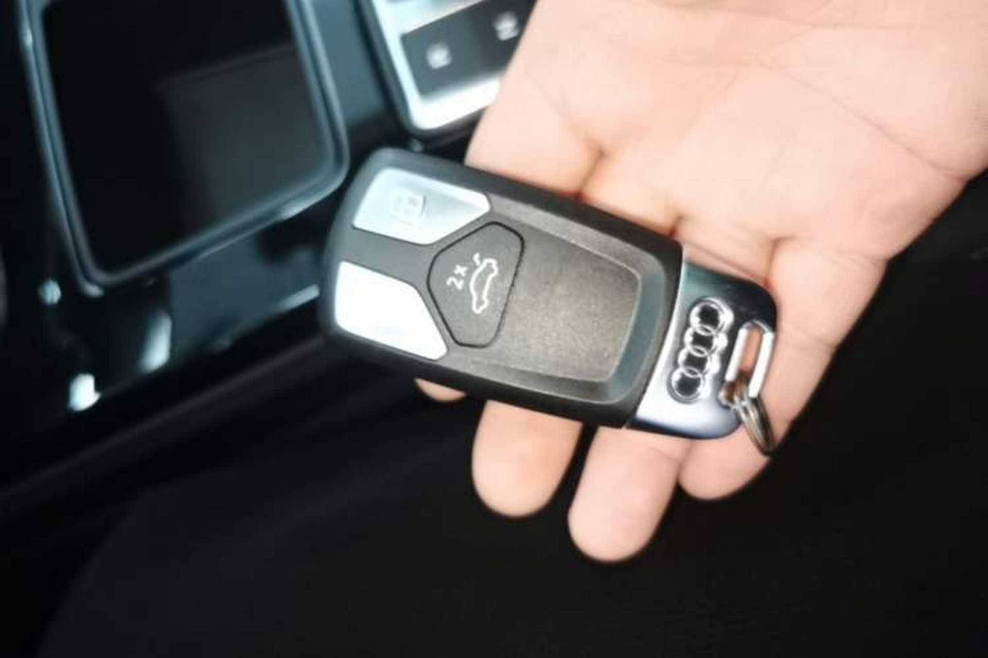 Used Audi A4L 2023 40 TFSI Luxury Dynamic Model Vehicle Key