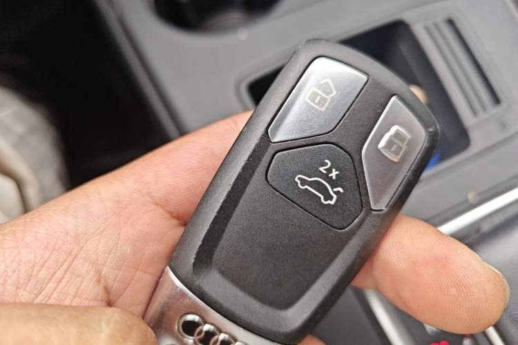 Used Audi A4L 2023 40 TFSI Fashion Dynamic Model Vehicle Key