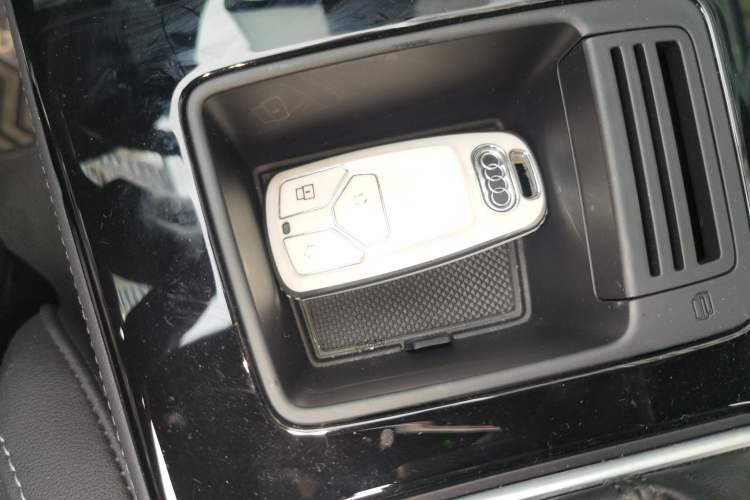 Used Audi A4L 2023 40 TFSI quattro Luxury Dynamic Edition Vehicle Key
