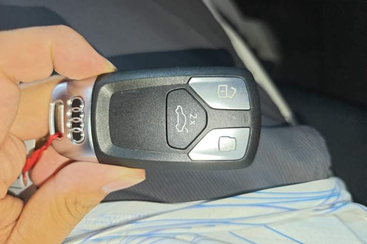 Used Audi A4L 2023 40 TFSI Luxury Dynamic Model Vehicle Key