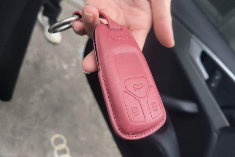 Used Audi A4L 2023 40 TFSI Luxury Dynamic Model Vehicle Key