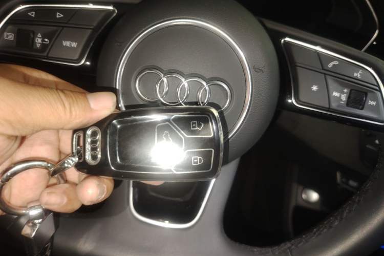 Used Audi A4L 2023 40 TFSI Luxury Dynamic Model Vehicle Key