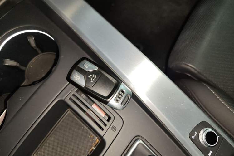 Used Audi A4L 2023 40 TFSI Fashion Dynamic Model Vehicle Key