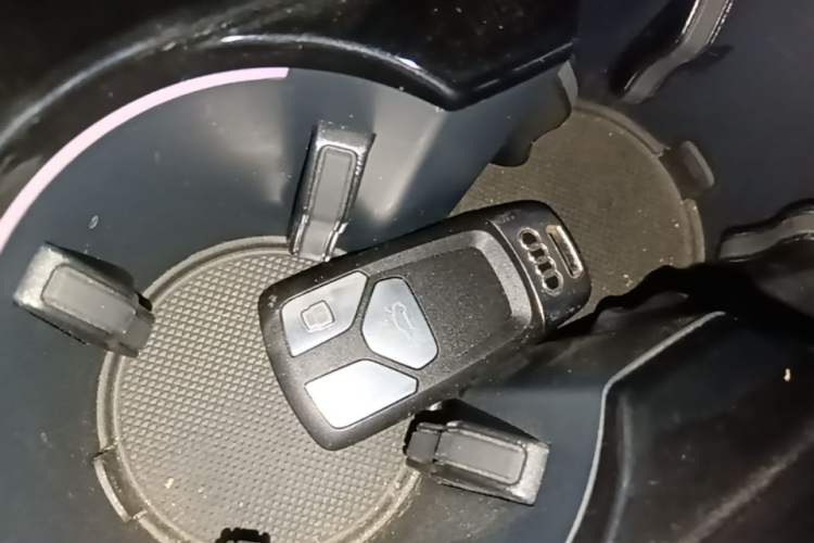 Used Audi A4L 2023 40 TFSI Luxury Dynamic Model Vehicle Key