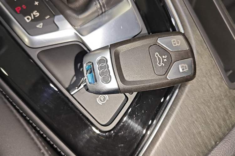 Used Audi A4L 2023 40 TFSI Luxury Dynamic Model Vehicle Key