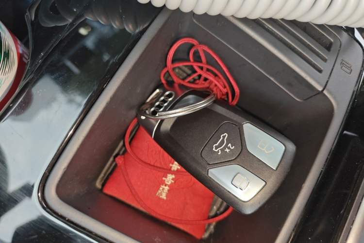 Used Audi A4L 2023 40 TFSI Luxury Dynamic Model Vehicle Key