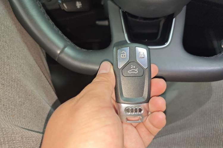 Used Audi A4L 2023 40 TFSI Luxury Dynamic Model Vehicle Key