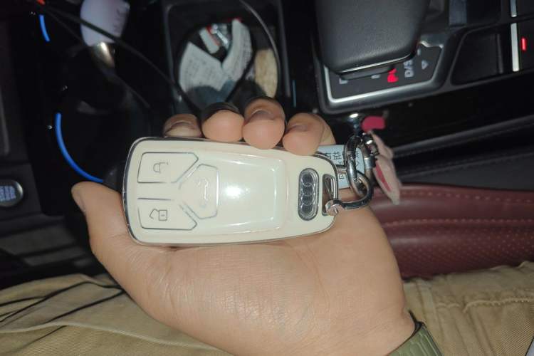 Used Audi A4L 2023 40 TFSI Luxury Dynamic Model Vehicle Key