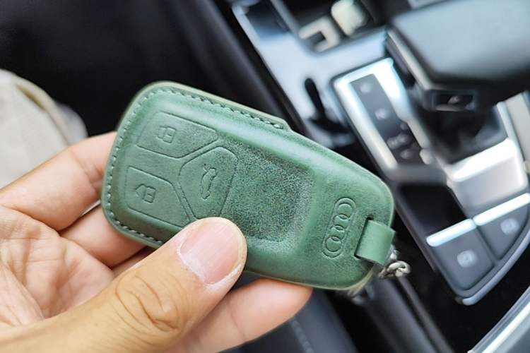 Used Audi A4L 2023 40 TFSI Luxury Dynamic Model Vehicle Key