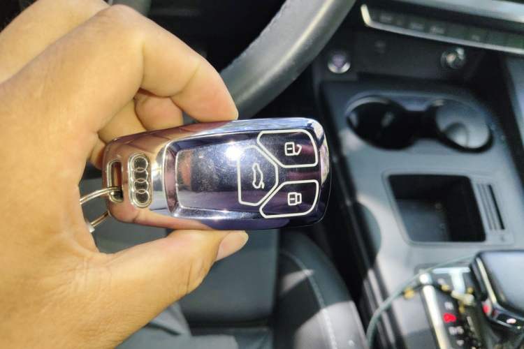 Used Audi A4L 2023 40 TFSI Fashion Dynamic Model Vehicle Key