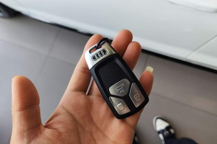 Used Audi A4L 2023 40 TFSI Luxury Dynamic Model Vehicle Key