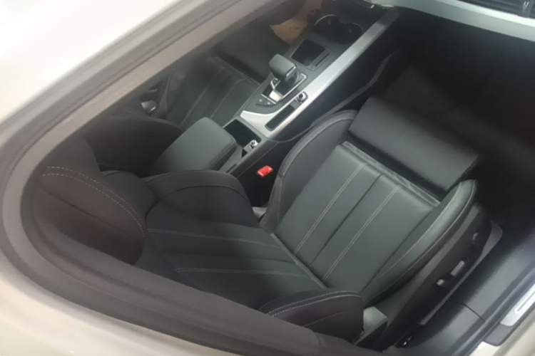 Used Audi A4L 2023 40 TFSI Fashion Dynamic Model Right Front Seat