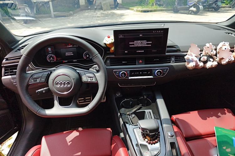 Used Audi A4L 2024 40 TFSI Luxury Dynamic Edition (Starry Night Version) Center Console
