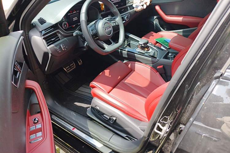 Used Audi A4L 2024 40 TFSI Luxury Dynamic Edition (Starry Night Version) Driver Seat