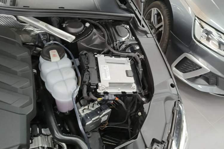 Used Audi A4L 2024 40 TFSI Fashion Dynamic Model Engine Bay Left