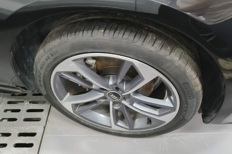 Used Audi A4L 2024 40 TFSI Fashion Dynamic Model Right Front Wheel Hub