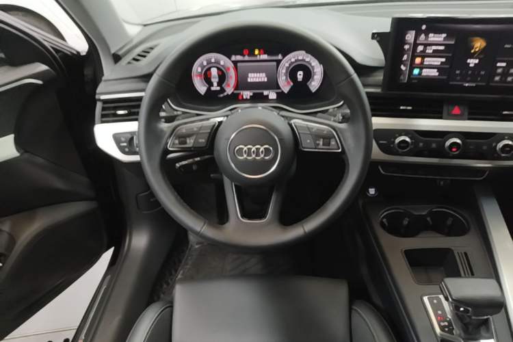 Used Audi A4L 2024 40 TFSI Fashion Dynamic Model Steering Wheel