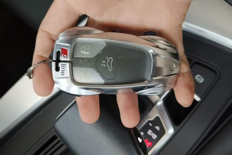 Used Audi A4L 2024 40 TFSI Fashion Dynamic Model Vehicle Key