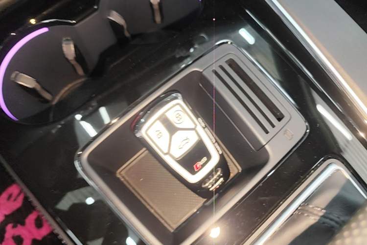 Used Audi A4L 2024 40 TFSI Luxury Dynamic Edition Vehicle Key