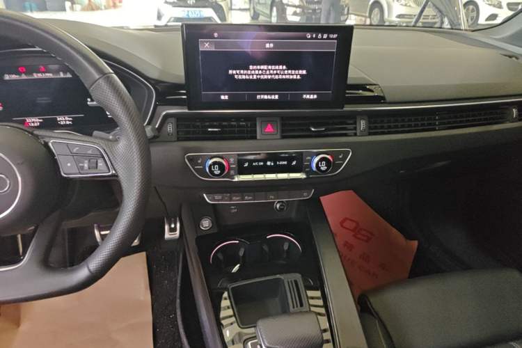 Used Audi A4L 2024 40 TFSI Luxury Dynamic Edition Audio And AC Panel