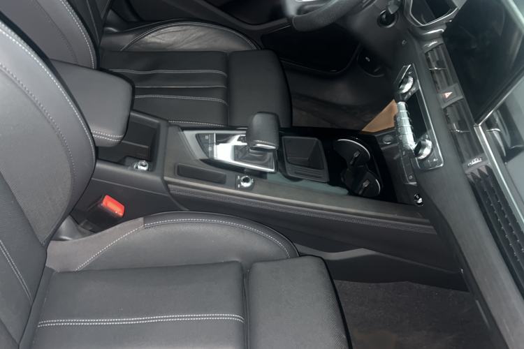 Used Audi A4L 2024 40 TFSI Luxury Dynamic Edition Audio And AC Panel