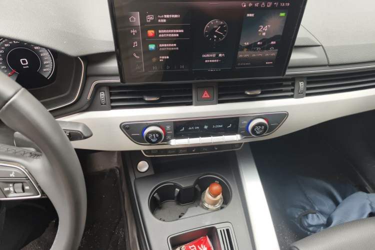 Used Audi A4L 2024 40 TFSI Fashion Dynamic Model Audio And AC Panel