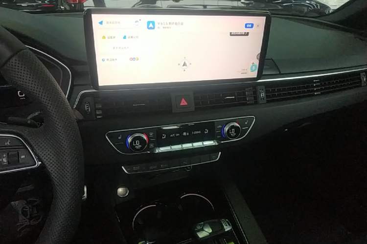 Used Audi A4L 2024 40 TFSI Luxury Dynamic Edition Audio And AC Panel