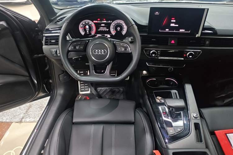 Used Audi A4L 2024 40 TFSI Luxury Dynamic Edition Audio And AC Panel