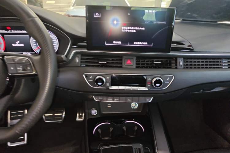 Used Audi A4L 2024 40 TFSI Luxury Dynamic Edition Audio And AC Panel