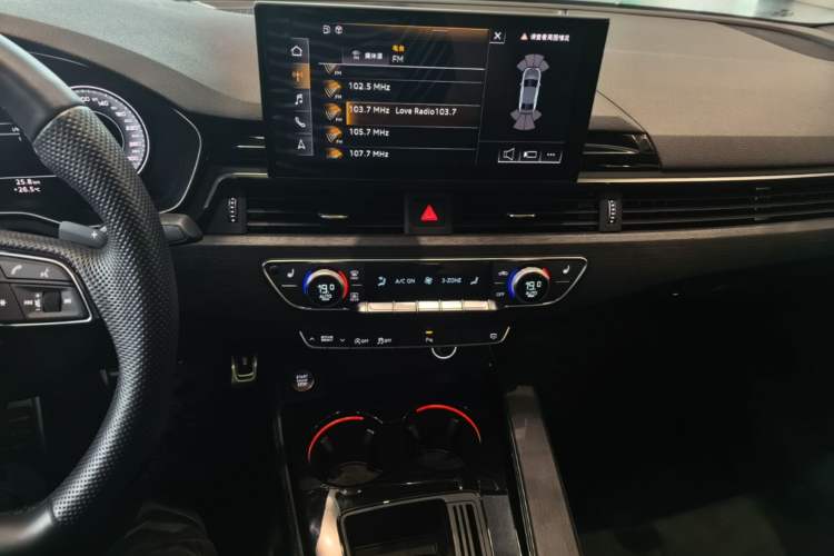 Used Audi A4L 2024 40 TFSI Luxury Dynamic Edition Audio And AC Panel