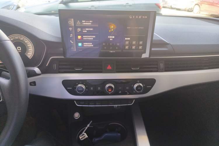Used Audi A4L 2024 40 TFSI Fashion Dynamic Model Audio And AC Panel