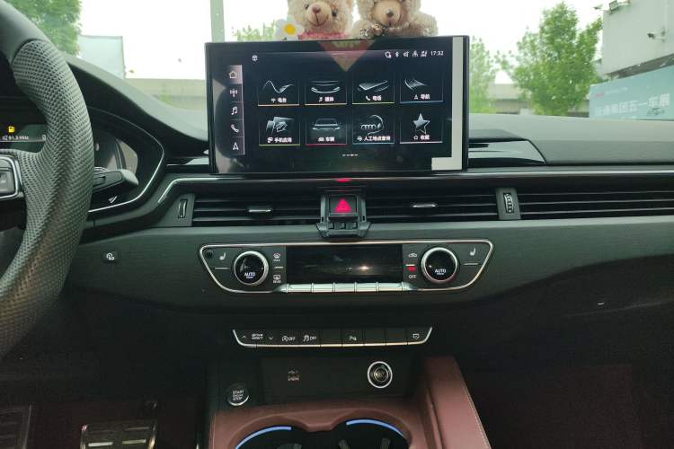 Used Audi A4L 2024 40 TFSI Luxury Dynamic Edition Audio And AC Panel