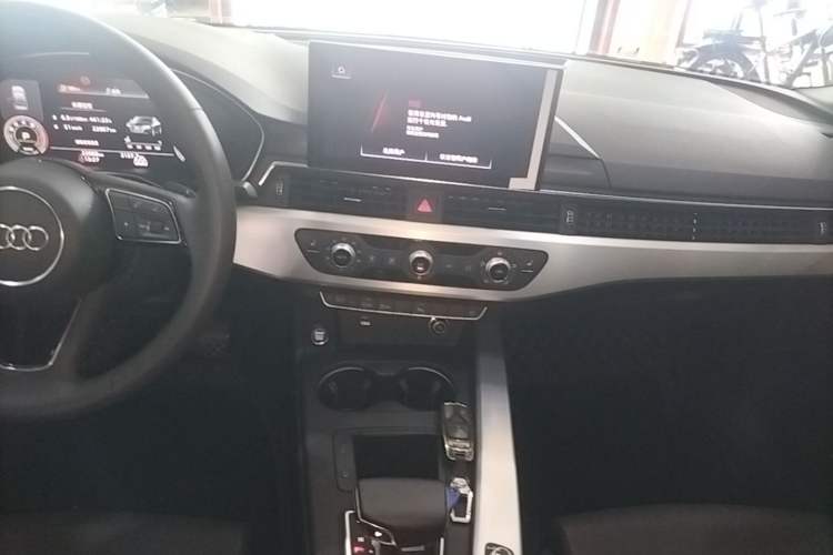 Used Audi A4L 2024 40 TFSI Fashion Dynamic Model Audio And AC Panel