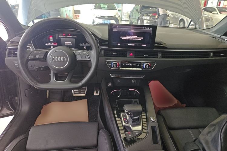 Used Audi A4L 2024 40 TFSI Luxury Dynamic Edition Center Console