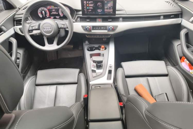 Used Audi A4L 2024 40 TFSI Fashion Dynamic Model Center Console