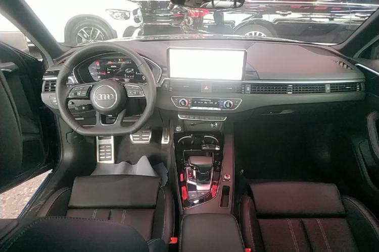 Used Audi A4L 2024 40 TFSI Luxury Dynamic Edition Center Console