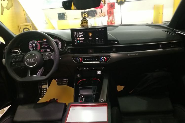 Used Audi A4L 2024 40 TFSI quattro RS Performance Package Center Console
