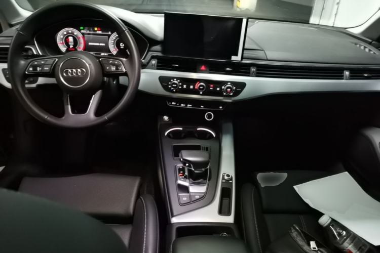 Used Audi A4L 2024 40 TFSI Fashion Dynamic Model Center Console