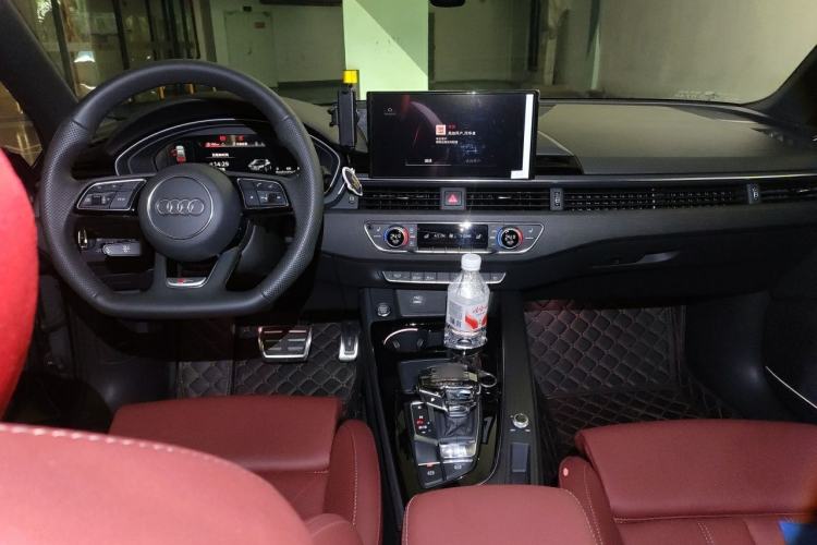 Used Audi A4L 2024 40 TFSI Luxury Dynamic Edition (Starry Night Version) Center Console