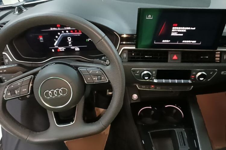 Used Audi A4L 2024 40 TFSI Luxury Dynamic Edition Center Console