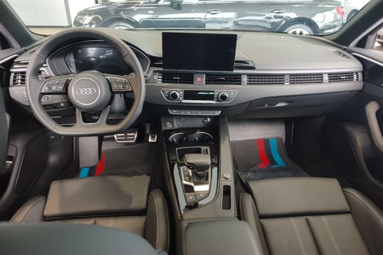 Used Audi A4L 2024 40 TFSI Luxury Dynamic Edition Center Console