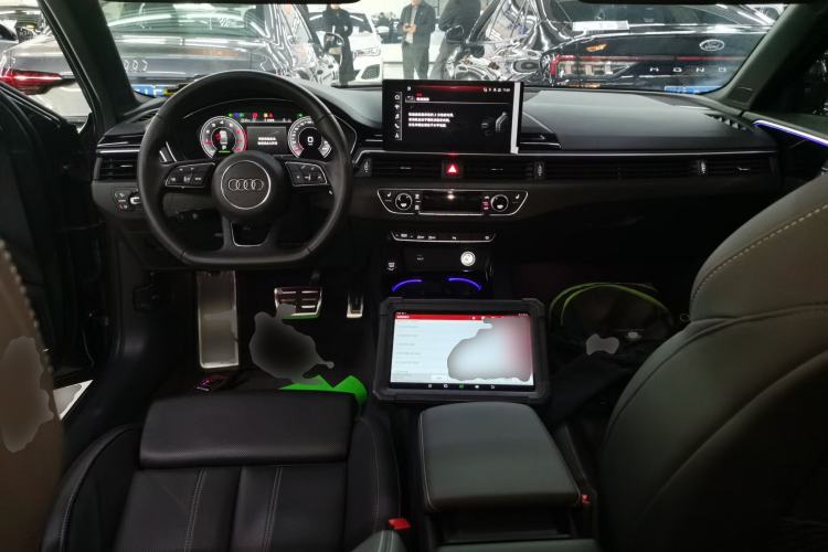 Used Audi A4L 2024 40 TFSI Luxury Dynamic Edition Center Console