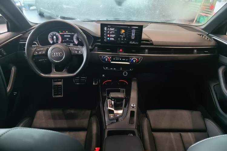 Used Audi A4L 2024 40 TFSI Luxury Dynamic Edition Center Console
