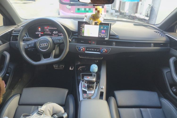 Used Audi A4L 2024 40 TFSI Luxury Dynamic Edition Center Console